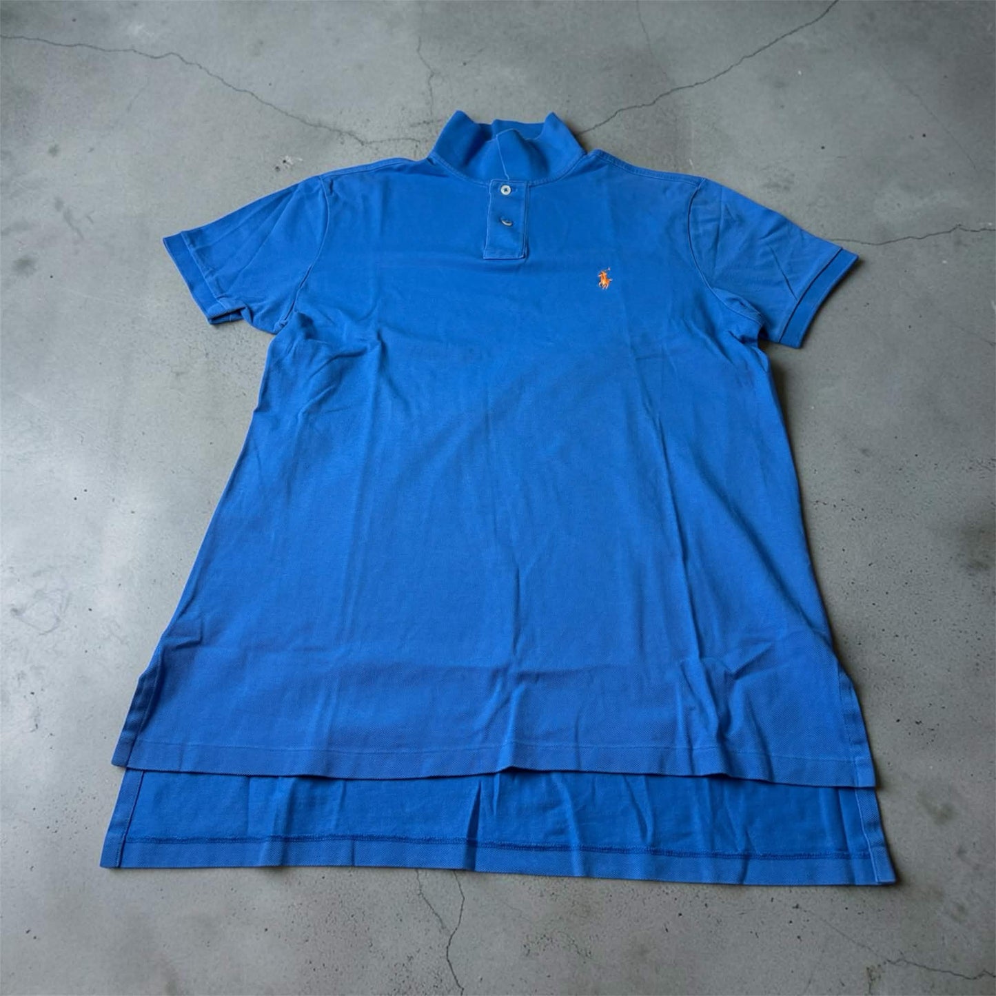 Ralph Lauren Polo (L)